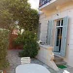 Un Rez De Jardin En Plein Centre